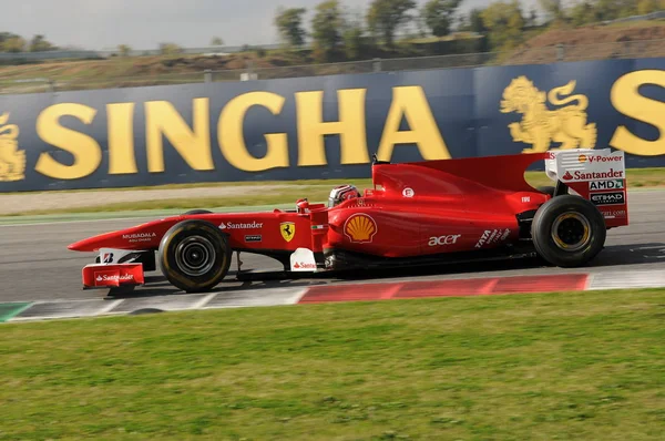 Άγνωστο που τρέχει με Ferrari F1 στο κύκλωμα mugello Ιταλία — Φωτογραφία Αρχείου