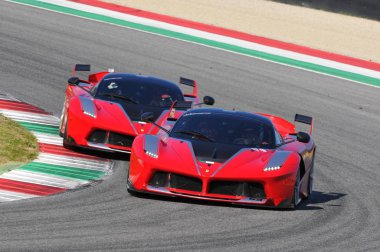 Mugello, İtalya - 6 Kasım 2015: Bilinmeyen sırasında Xx programları, Finali Mondiali Ferrari - Ferrari yarış günde devre Mugello, İtalya Ferrari Fxx K sürücüleri.