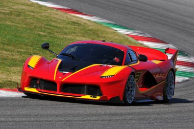 Mugello, İtalya - 6 Kasım 2015: Bilinmeyen sırasında Xx programları, Finali Mondiali Ferrari - Ferrari yarış günde devre Mugello, İtalya Ferrari Fxx K sürücüleri.
