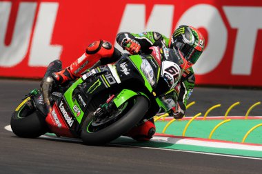 Kawasaki Zx-10r Kawasaki takımı, yarış sırasında üzerinde 30 Nisan 2016 yılında Imola Circuit FIM Sbk Superbike yarış 1 sırasında eylem Rea Tom Sikes'a tarafından tahrik