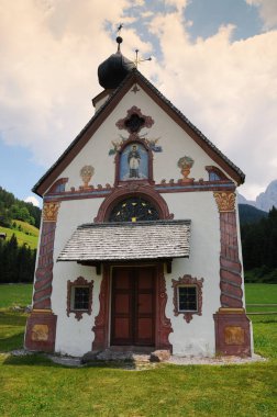 St Johann Kilisesi, Santa Maddalena, Val Di Funes, Dolomites, İtalya