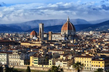 Santa Maria Del Fiore Piazzale Michelangelo Florence, Toskana, İtalya'dan görüldüğü gibi Katedrali
