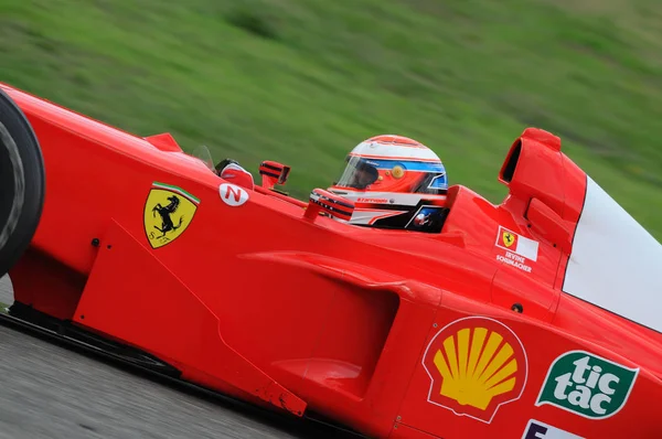Mugello, αυτό, Νοεμβρίου 2008: άγνωστο τρέξει με σύγχρονη Ferrari F1 κατά τη διάρκεια σχεδίουτης κόσμος Ferrari 2008 στο κύκλωμα mugello Ιταλία — Φωτογραφία Αρχείου