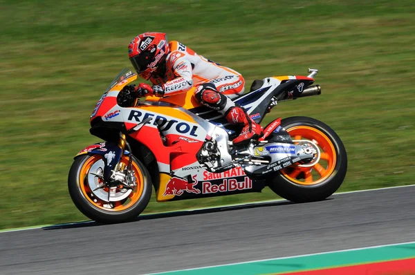 Mugello - ITALY, MAY 21: Spanish Honda rider Marc Marquez at 2016 TIM GP Italy MotoGP of Italy at Mugello Circuit on MAY 21, 2016 — Stock Photo, Image