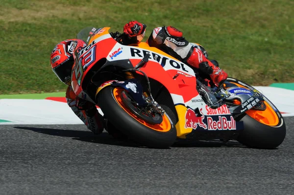 Mugello - ITÁLIA, 21 de maio: piloto espanhol Honda Marc Marquez em 2016 TIM GP Itália MotoGP da Itália no Circuito Mugello em 21 de maio de 2016 — Fotografia de Stock