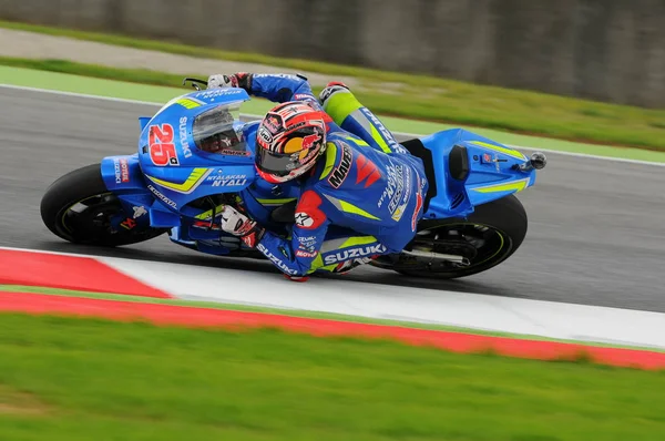 MUGELLO - ITALIA, 21 DE MAYO: El español Suzuki rider Maverick Vinales en 2016 TIM MotoGP de Italia en el circuito de Mugello el 21 de mayo de 2016 — Foto de Stock