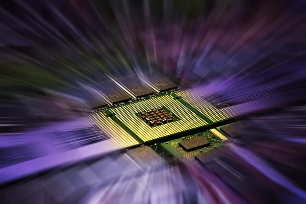 Computerprocessors CPU en geheugen Modules uitgelijnd met effecten postproductie, achtergrond verlichting. — Stockfoto