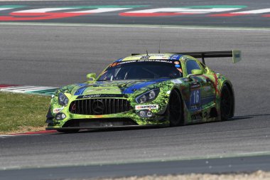 12 cevheri Hankook Mugello 18 Şubat 2017: #16 Sps otomotiv performans, Mercedes Amg Gt3: Valentin Pierburg, Tim Muller, Jurgen Krebs devre Mugello, İtalya.
