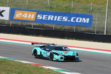 12 cevheri Hankook Mugello 18 Şubat 2017: #21 Konrad Motorsport, Lamborghini Huracan Gt3: Franz Konrad, Marco Mapelli, Giorgio Maggi, Christopher Zochling devre Mugello, İtalya.