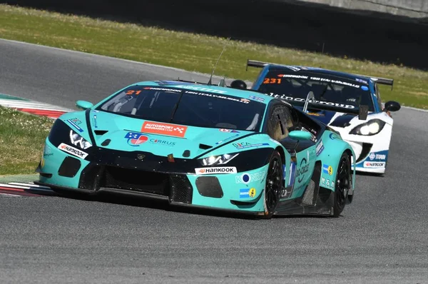 12 cevheri Hankook Mugello 18 Şubat 2017: #21 Konrad Motorsport, Lamborghini Huracan Gt3: Franz Konrad, Marco Mapelli, Giorgio Maggi, Christopher Zochling devre Mugello, İtalya.