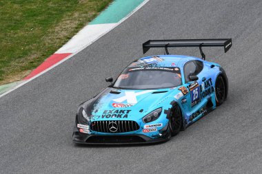 12 cevheri Hankook Mugello 18 Şubat 2017: #25 Htp Motorsport, Mercedes Amg Gt3: Wim de Pundert, Bernd Schneider, Brice Bosi devre Mugello, İtalya.