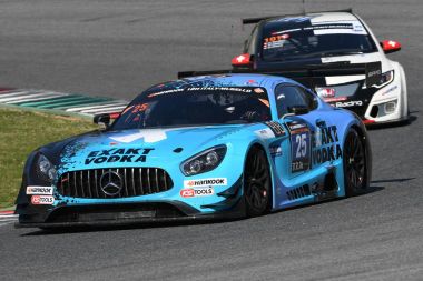 12 cevheri Hankook Mugello 18 Şubat 2017: #25 Htp Motorsport, Mercedes Amg Gt3: Wim de Pundert, Bernd Schneider, Brice Bosi devre Mugello, İtalya.