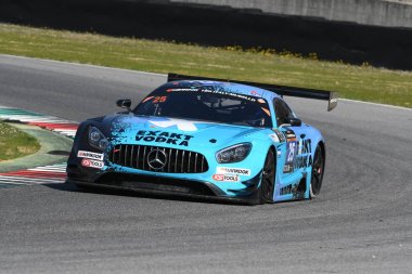 12 cevheri Hankook Mugello 18 Şubat 2017: #25 Htp Motorsport, Mercedes Amg Gt3: Wim de Pundert, Bernd Schneider, Brice Bosi devre Mugello, İtalya.
