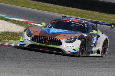 12 cevheri Hankook Mugello 18 Şubat 2017: #30 Ram yarış, Mercedes Amg Gt3: Tom Onslow-Cole, Remon Leonard Vos, Kevin Veltman devre Mugello, İtalya.