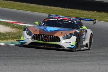 12 cevheri Hankook Mugello 18 Şubat 2017: #30 Ram yarış, Mercedes Amg Gt3: Tom Onslow-Cole, Remon Leonard Vos, Kevin Veltman devre Mugello, İtalya.
