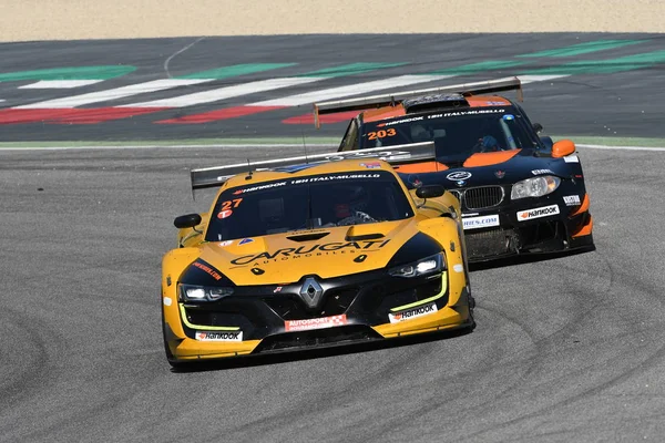 12 ore Hankook Mugello 18 March 2017:#27 GP Extreme, Renault RS01 FGT3: Frederic Fatien, Jordan Grogor, Tiziano Carugati on Mugello Circuit, Italy. — Stock Photo, Image