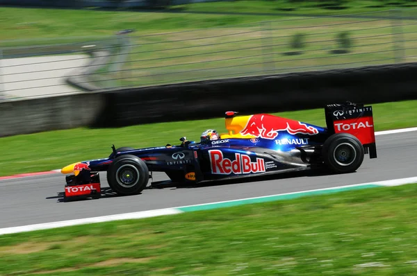 Mugello Circuit Mai 2012: Mark Webber auf Redbull f1 während des Trainings auf Mugello Circuit, Italien. — Stockfoto