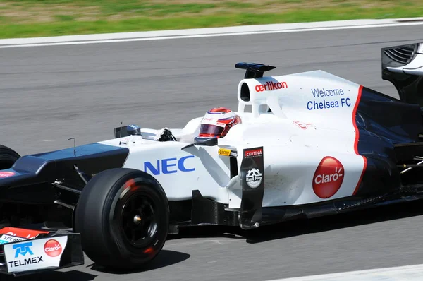 Circuito de Mugello MAYO 2012: Kamui Kobayashi en Sauber F1 durante la práctica en el Circuito de Mugello, Italia . — Foto de Stock
