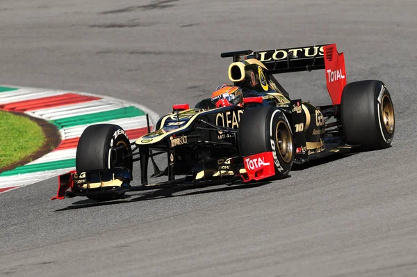 Mugello Circuit mei 2012: Romain Grosjean op Lotus F1 tijdens de training op Mugello Circuit, Italië. — Stockfoto