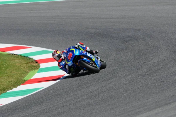 Mugello - Italien, 21 maj: Spanska Suzuki ryttare Maverick Vinales 2016 Tim Motogp Italien på Mugello krets den 21 maj 2016 — Stockfoto