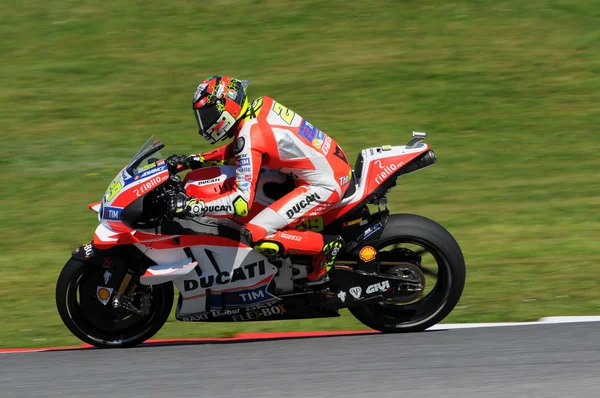 Mugello - italien, mai 21: italian ducati rider andrea iannone at 2016 tim motogp of italien at mugello circuit on May 21, 2016 — Stockfoto