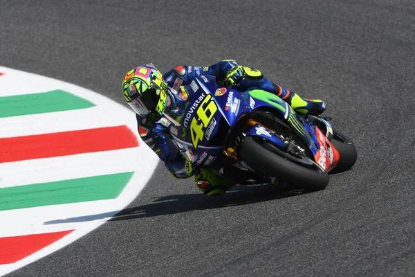 Mugello - Italië, 2 juni: Italiaanse Yamaha rider Valentino Rossi in 2017 Motogp Gp van Italië op 2 juni, 2017 — Stockfoto