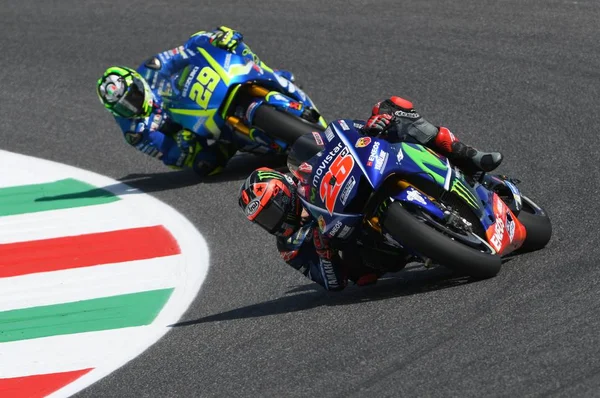 Mugello - İtalya, Haziran 3: İspanyolca Yamaha rider 2017 Motogp Oakley Gp İtalya Mugello pistinde 3 Haziran 2017 üzerinde İtalya'da eleme Maverick Vinales. — Stok fotoğraf