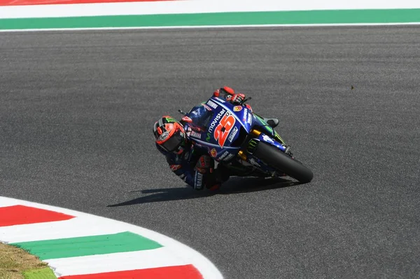 Mugello - İtalya, Haziran 3: İspanyolca Yamaha rider 2017 Motogp Oakley Gp İtalya Mugello pistinde 3 Haziran 2017 üzerinde İtalya'da eleme Maverick Vinales. — Stok fotoğraf