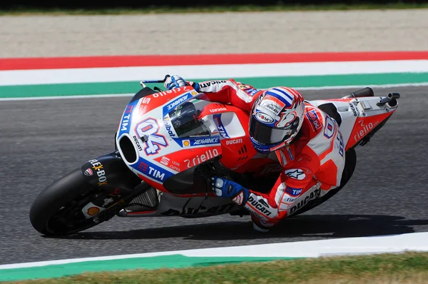 Mugello - italien, juni 3: italian ducati rider andrea dovizioso win the 2017 oakley motogp gp of italy on juni 3, 2017 italien — Stockfoto