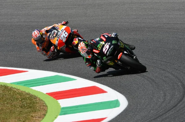 Mugello - italien, juni 3: france yamaha tech 3 rider johann zarco at 2017 oakley motogp gp of italien on juni 3, 2017 — Stockfoto