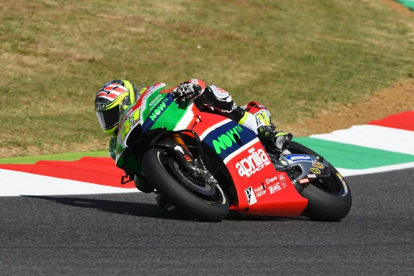 Mugello - ITALIA, 3 DE JUNIO: El piloto español de Aprilia Aleix Espargar en el GP de Italia OAKLEY 2017 de MotoGP Mugello el 3 DE JUNIO DE 2017. Italia — Foto de Stock