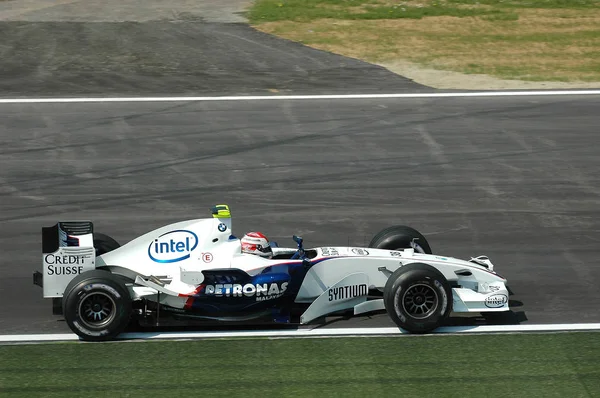 Imola - ITALY, MARCH 21: F1 Driver Robert Kubica on Sauber BMW F1 at 2006 F1 GP of San Marino on March 21, 2006. Италия . — стоковое фото
