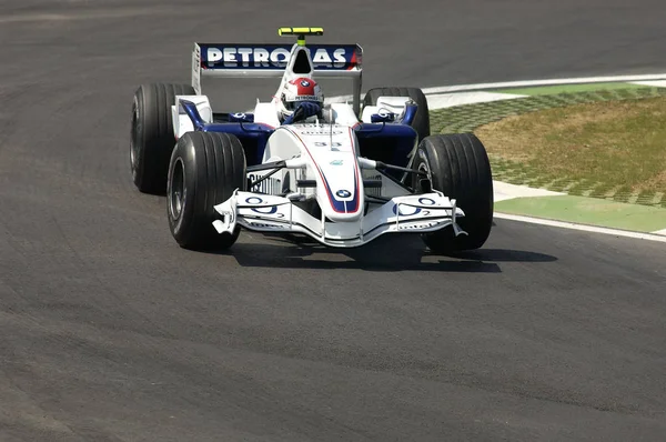 Imola - ITÁLIA, 21 de março: F1 Driver Robert Kubica na Sauber BMW F1 em 2006 F1 GP de San Marino em 21 de março de 2006. Itália . — Fotografia de Stock