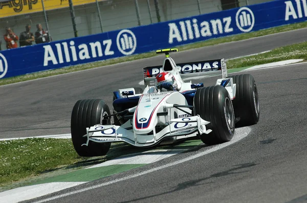 Imola - ITALY, MARCH 21: F1 Driver Robert Kubica on Sauber BMW F1 at 2006 F1 GP of San Marino on MARCH 21, 2006. Italy. — Stock Photo, Image