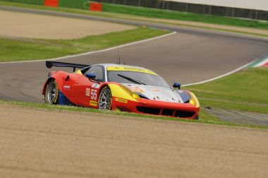 Imola, İtalya 13 Mayıs 2016: Af Corse Ita Ferrari F458 Italia Duncan Cameron (Gbr) Matt Griffin (IRL) Aaron Scott (Gbr), eylem sırasında Avrupa Le Mans serisi - 4 saat İtalya.