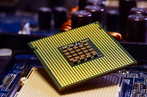 Närbild av Cpu processorn över datormoderkort. Tecnology bakgrund. — Stockfoto