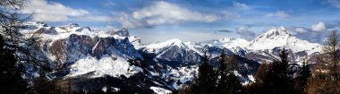 Güzel kış Panoraması Val Badia içinde Dolomites, İtalya.