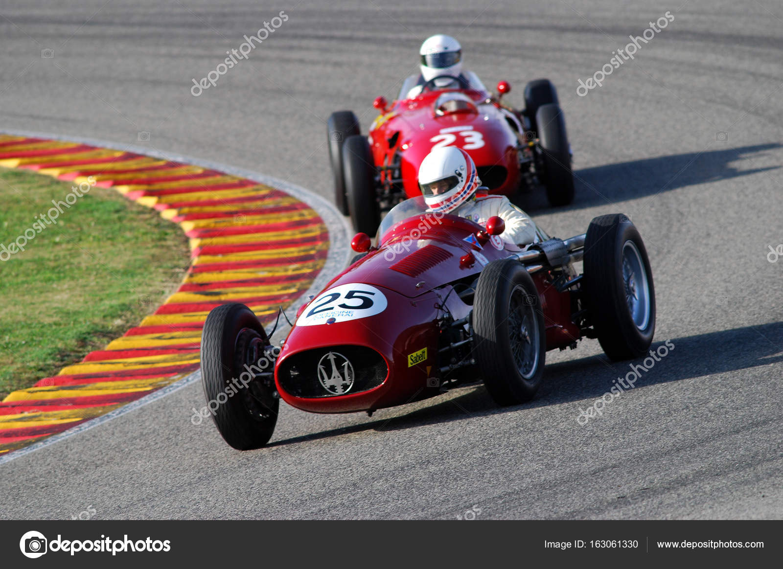 Corridas de carros antigos de fórmula vintage