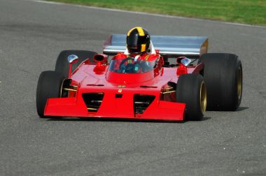 Mugello İtalya Kasım, 2007: Bilinmeyen çalışma onun tarihi 1970'lerde Ferrari F1 312 B3 ile devre Mugello İtalya Finali Mondiali Ferrari 2007 sırasında içine (spazzaneve).