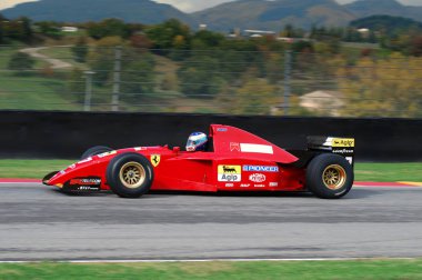 Mugello, o, Kasım, 2007: Bilinmeyen tarihi Ferrari F1 412 T2 ile mugello devre İtalya Finali Mondiali Ferrari 2007 sırasında girmek