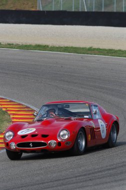 Mugello, o, Kasım, 2007: Bilinmeyen çalıştırmak ile eski 1962 Ferrari 250 Gto devre Mugello İtalya Finali Mondiali Ferrari 2007 sırasında. İtalya