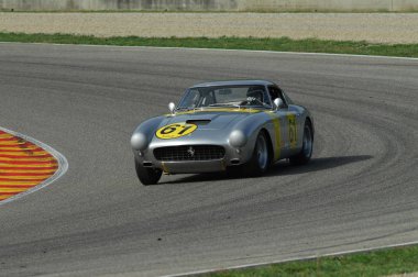 Mugello, o, Kasım, 2007: Bilinmeyen ile çalışır eski 1960'larda Ferrari 250 devre Mugello İtalya Finali Mondiali Ferrari 2007 sırasında. İtalya