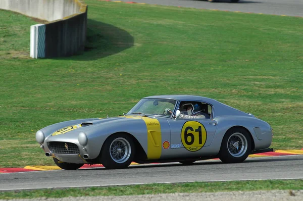 Mugello, o, Kasım, 2007: Bilinmeyen ile çalışır eski 1960'larda Ferrari 250 devre Mugello İtalya Finali Mondiali Ferrari 2007 sırasında. İtalya