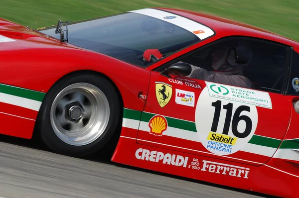 MUGELLO, IT, novembre 2007: Corsa sconosciuta con la vecchia Ferrari BB 512 sul Circuito del Mugello in Italia durante Finali Mondiali Ferrari 2007. Italia — Foto Stock