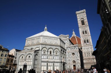 20 Ağustos 2017: Cathedral, Santa Maria del Fiore vaftizhane ve Floransa Giotto'nun Çan kulesinde. İtalya.