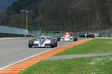 Mugello devre 1 Nisan 2007: bilinmeyen çalıştırmak klasik F1 araba 1980 Brabham Bt49 Nelson Piquet ex / Riccardo Patrese Mugello devre Mugello tarihi Festivali sırasında İtalya üzerinde.