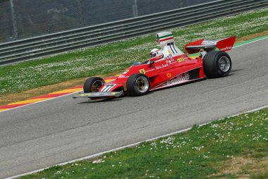 Mugello devre 1 Nisan 2007: bilinmeyen tarihi Ferrari F1 ile çalıştırmak 312t Niki Lauda Mugello devre Mugello tarihi Festivali sırasında İtalya'ex.