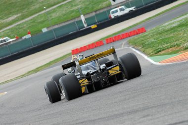 Mugello devre 1 Nisan 2007: bilinmeyen Mugello tarihi Festival süresince klasik F1 araba 1986 Minardi M186 Turbo devre Mugello İtalya üzerinde çalıştıracağınız.