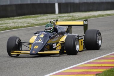 Mugello devre 1 Nisan 2007: bilinmeyen Mugello tarihi Festival süresince klasik F1 araba 1986 Minardi M186 Turbo devre Mugello İtalya üzerinde çalıştıracağınız.