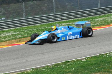 Mugello devre 1 Nisan 2007: bilinmeyen çalıştırmak klasik F1 araba 1983 Osella Fa1d (ex Piercarlo Ghinzani - Jean Pierre Jarier) İtalya Mugello devre Mugello tarihi Festival süresince.